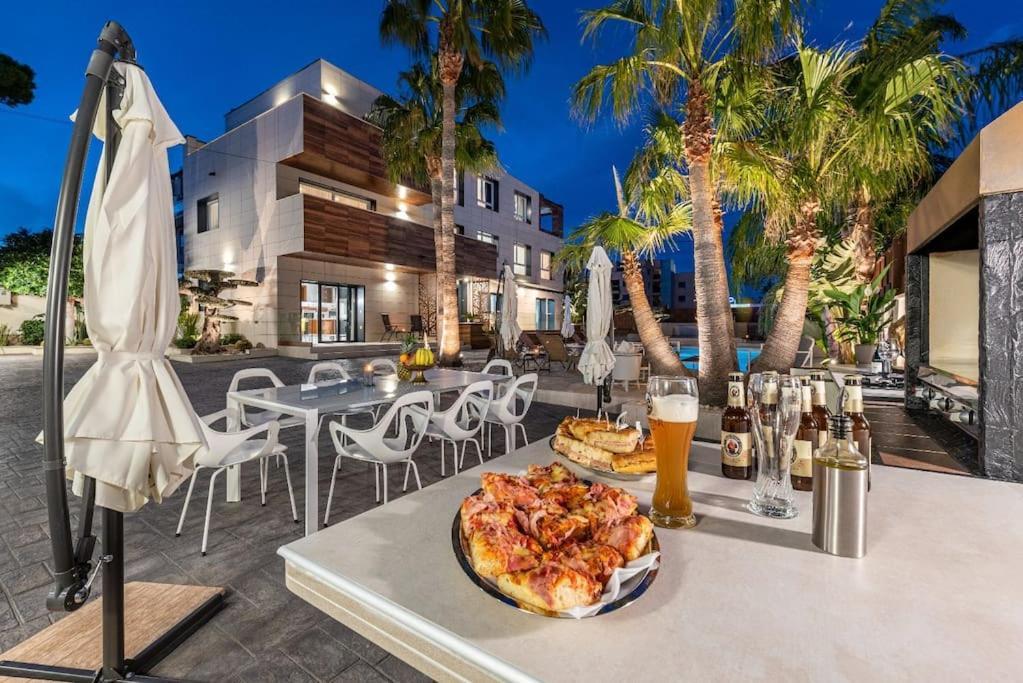 Апартаменты 5 Stelle Piscina, Jacuzzi, Wifi - 2 Min Dal Mare Миами-Плайя Экстерьер фото