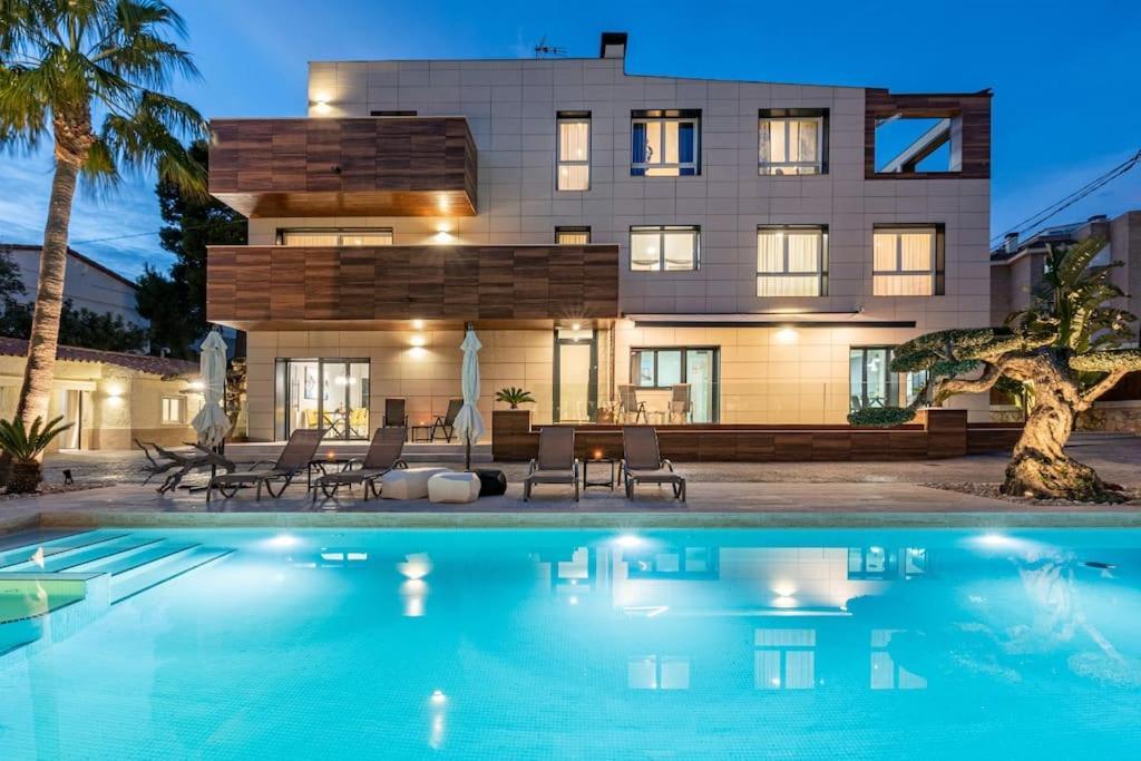 Апартаменты 5 Stelle Piscina, Jacuzzi, Wifi - 2 Min Dal Mare Миами-Плайя Экстерьер фото